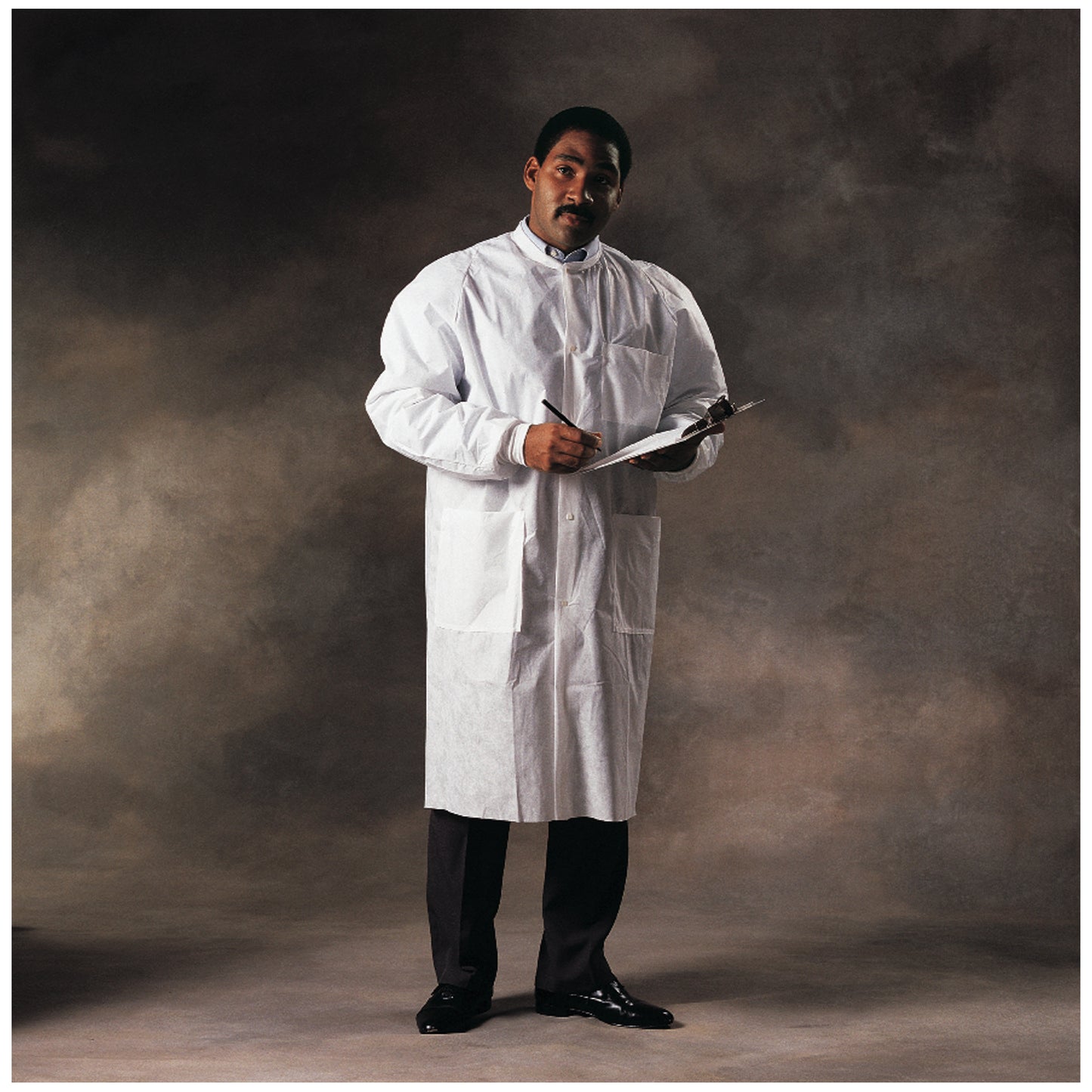 HALYARD BASIC PLUS LAB COAT, 25 per case